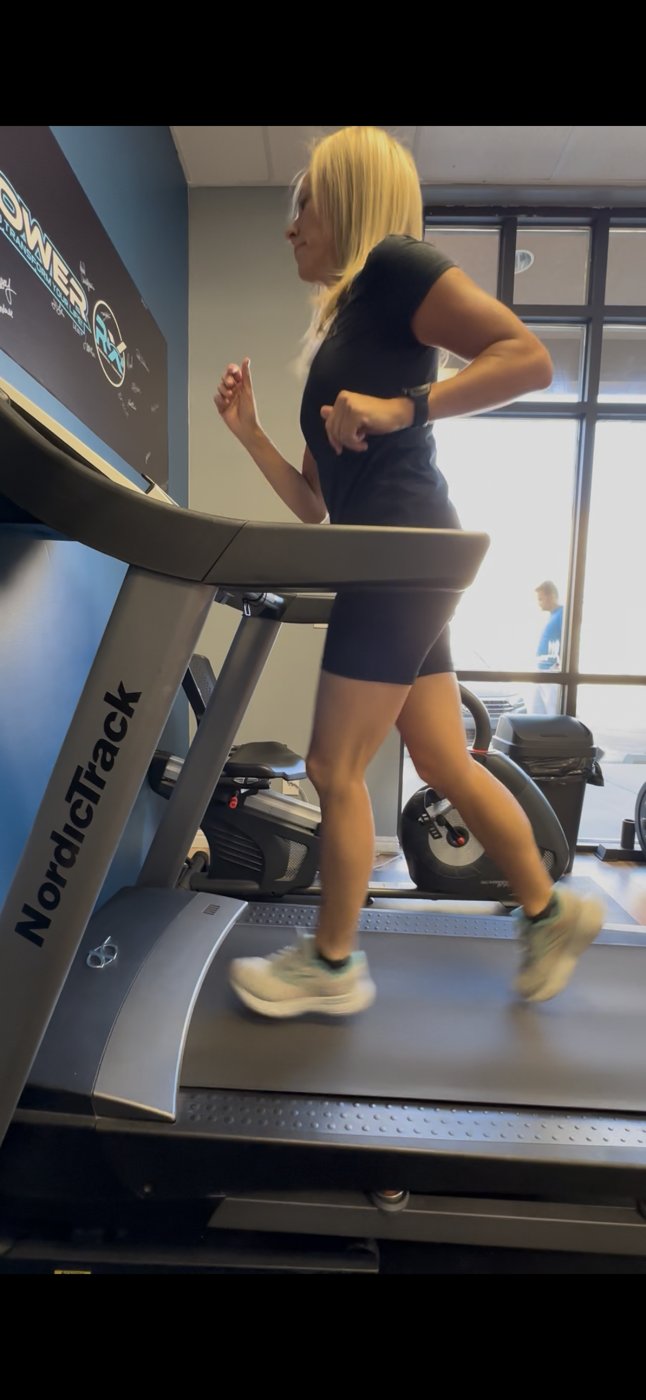 Running gait assessment on the treadmill at Orion Physical Therapy in Springville, UT
